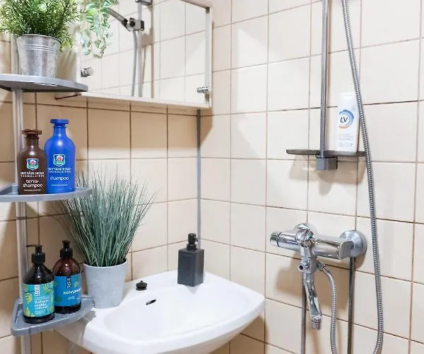 Lepikko - Helppoa Majoitusta, Easy